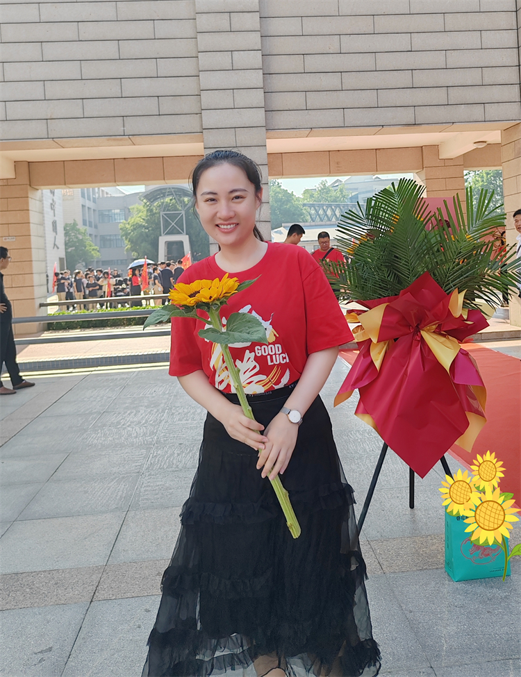 初中部七年级数学组教师席阳 .jpg