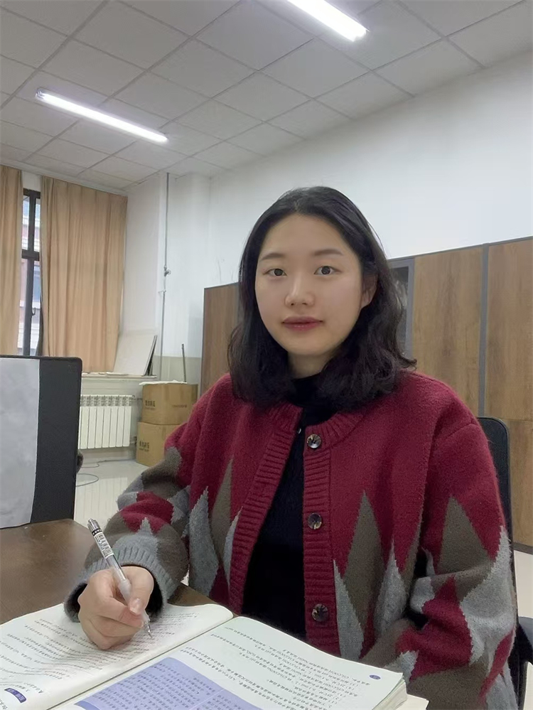 国际部高二年级化学组教师马骋.jpg