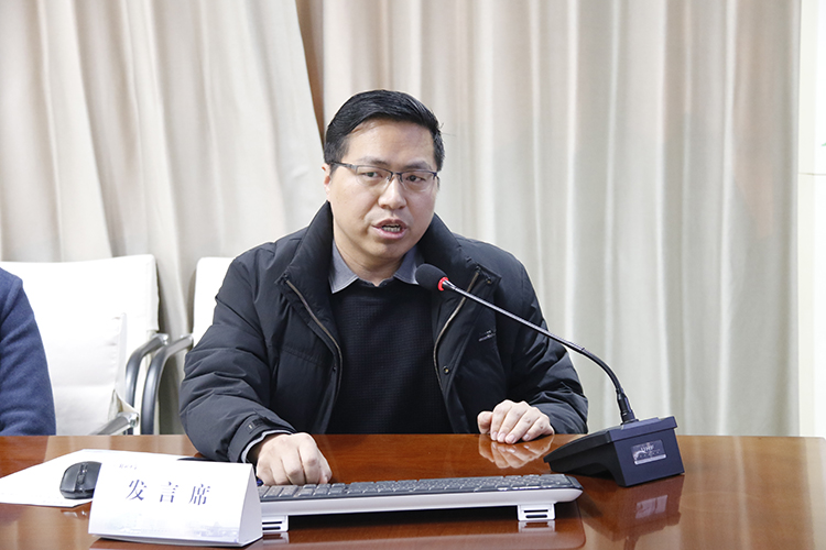 图片8：郑州中学启新校区德育副校长李磊汇报.JPG