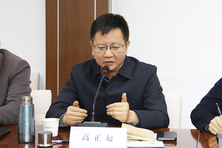 图片12：郑州中学党委书记高正起发言.JPG