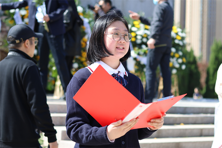 图3：学生代表发言.jpg