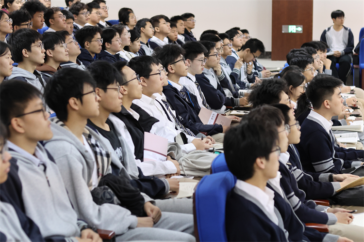 图7.1：主题团课.jpg