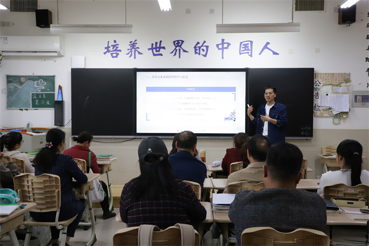 图片4：高二5班班会.JPG