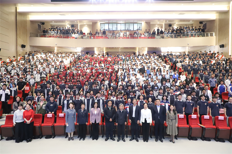 图片5合影留念.JPG