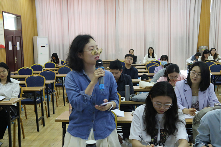 图8：现场老师畅所欲言、分享感悟 (2).JPG