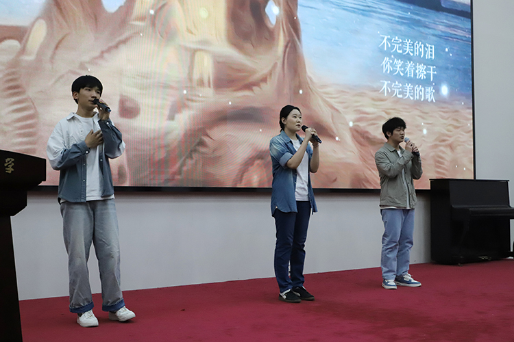 图片9：歌舞《不完美小孩》.JPG