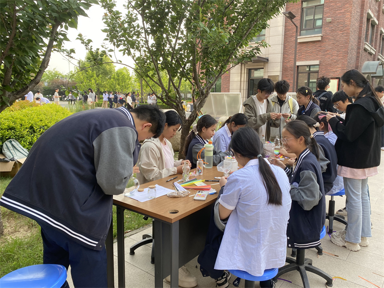 图片8：手绘“能量瓶”.jpg