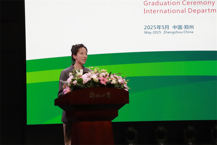 图片5：学生代表发言.JPG