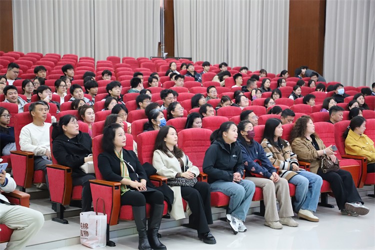 1763343008401369.jpg 图片1:宣讲活动现场.JPG