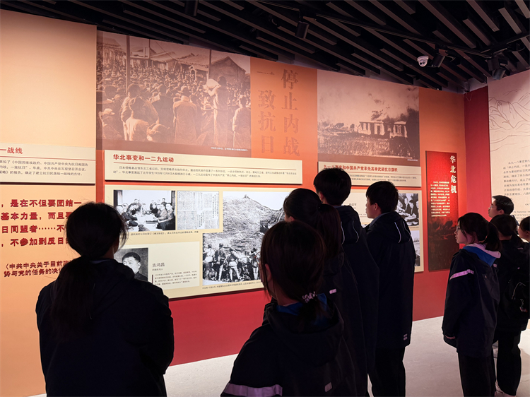 1765328893572834.jpg 图7:认真学习一二·九运动历史.jpg