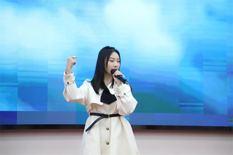 图片4：王岩雪借《Like Jennie》.JPG