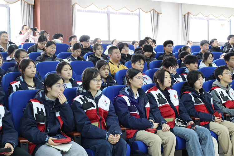 图片13：急救知识培训现场2.jpg