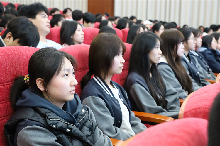图四：观看反诈宣传片.JPG