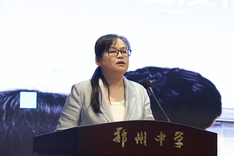 1782459046988006.jpg 图9:九年级年级主任赵春艳发言.jpg