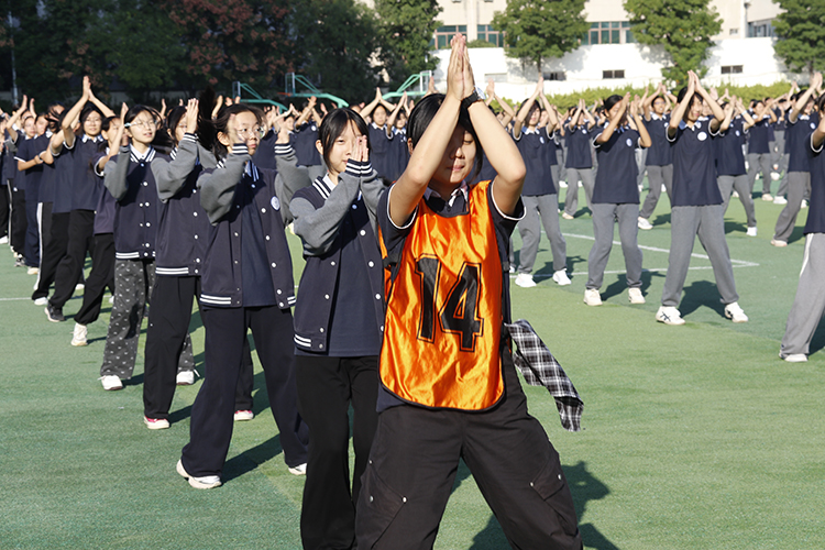 1791428885127757.jpg 图6:九年级体能操《燃梦青春》.JPG